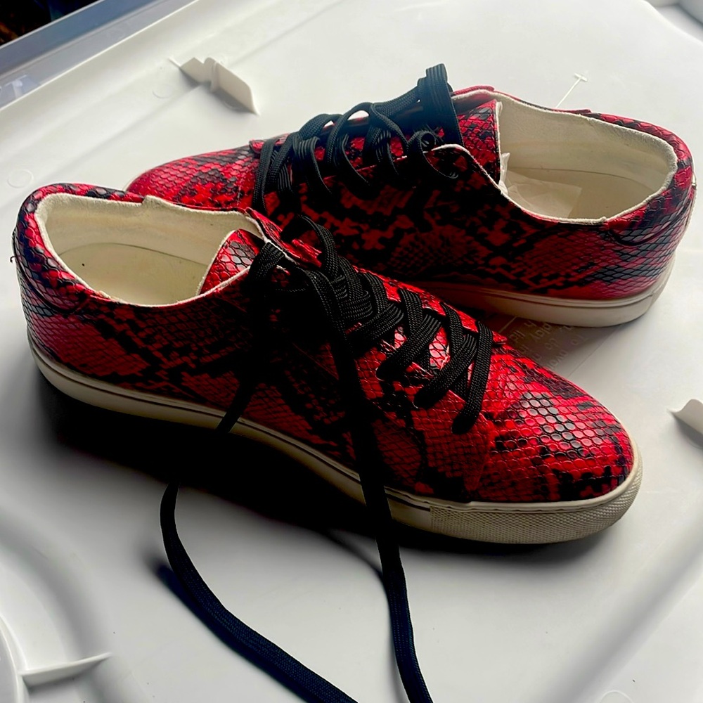 Kenneth Cole faux alligator sneakers